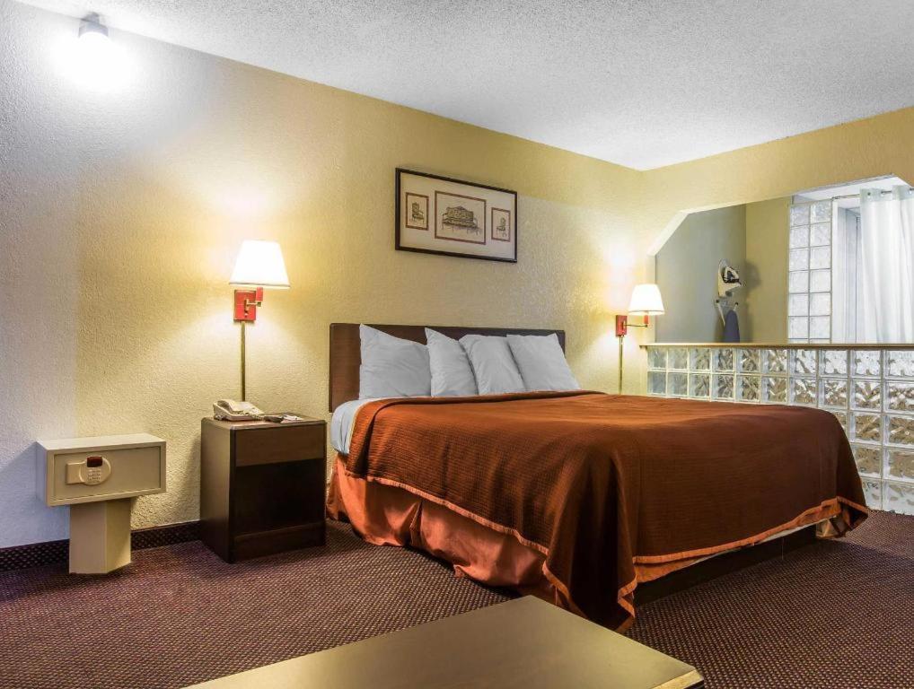 Rodeway Inn Мариета Екстериор снимка